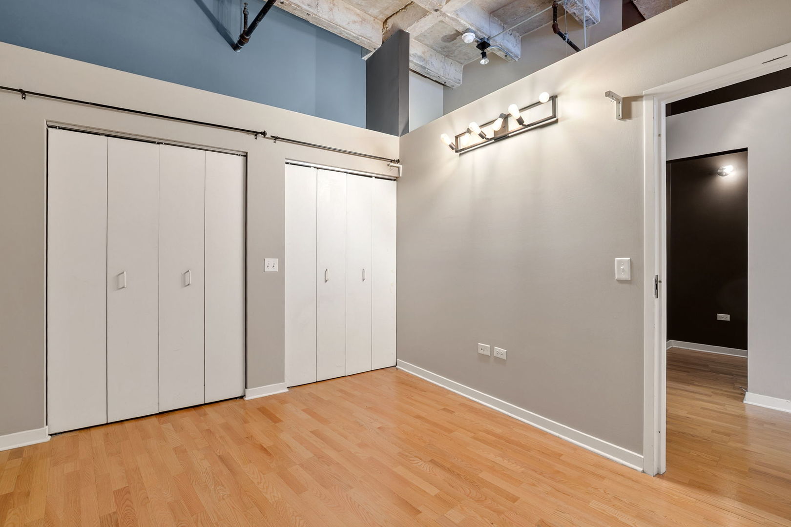 20 North State Street, Unit 611 Chicago, IL 60602 - Photo 13 of 17 a view of an empty room