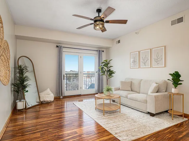 $230,000 | 2900 11th Avenue South, Unit 413, Minneapolis, MN 55407