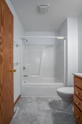 $349,900 | 5200 Villa Drive, Unit 29, Davenport, IA 52806