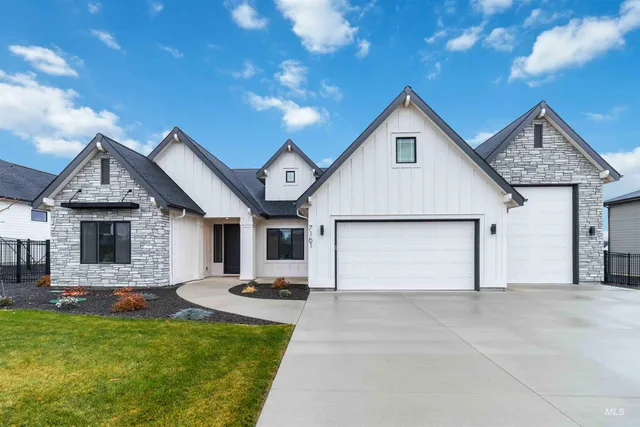 $824,900 | 7161 East Osprey Ests Drive, Nampa, ID 83686