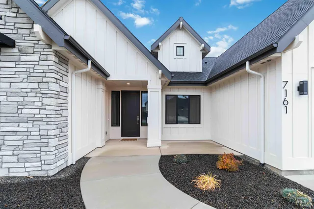 $824,900 | 7161 East Osprey Ests Drive, Nampa, ID 83686