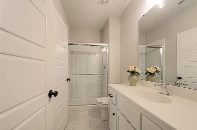 $639,900 | 4818 Northeast 105th Street, Kansas City, MO 64156