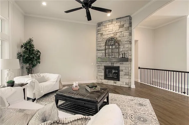 $639,900 | 4818 Northeast 105th Street, Kansas City, MO 64156