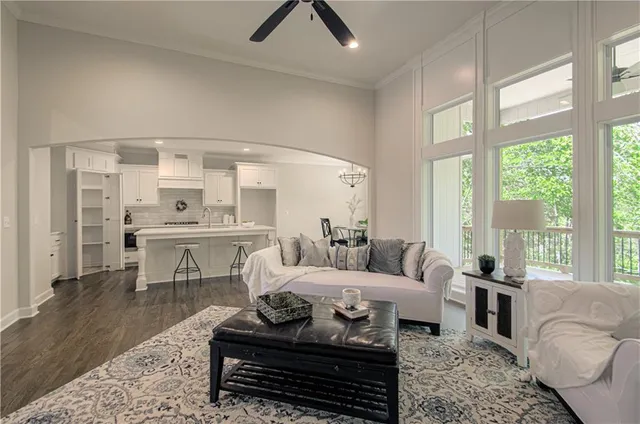 $639,900 | 4818 Northeast 105th Street, Kansas City, MO 64156