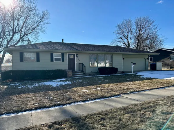 $250,000 | 210 East Oakland Avenue, Luverne, MN 56156