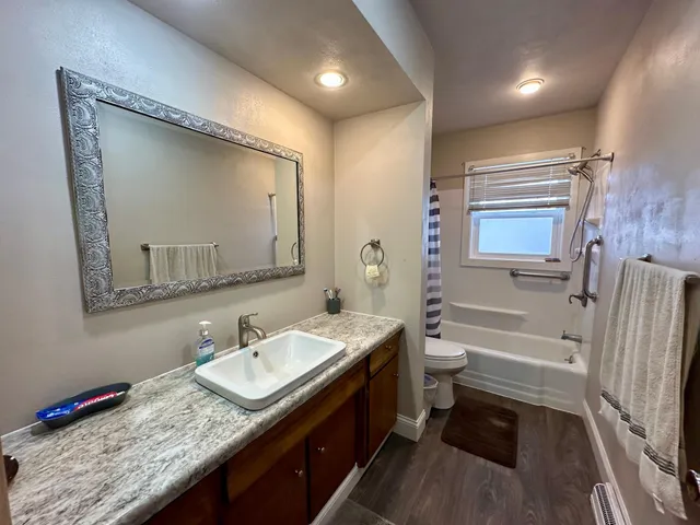 $260,000 | 210 East Oakland Avenue, Luverne, MN 56156