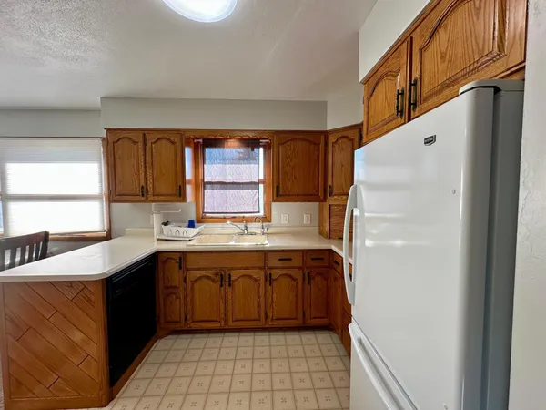 $250,000 | 210 East Oakland Avenue, Luverne, MN 56156