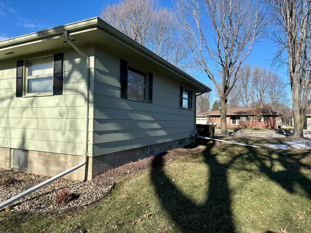 $260,000 | 210 East Oakland Avenue, Luverne, MN 56156