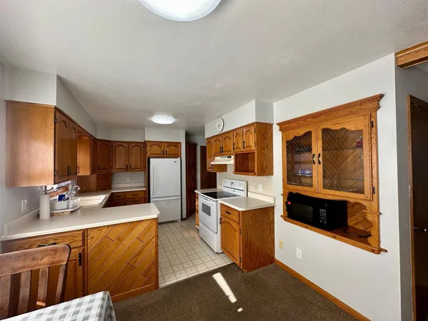 $250,000 | 210 East Oakland Avenue, Luverne, MN 56156