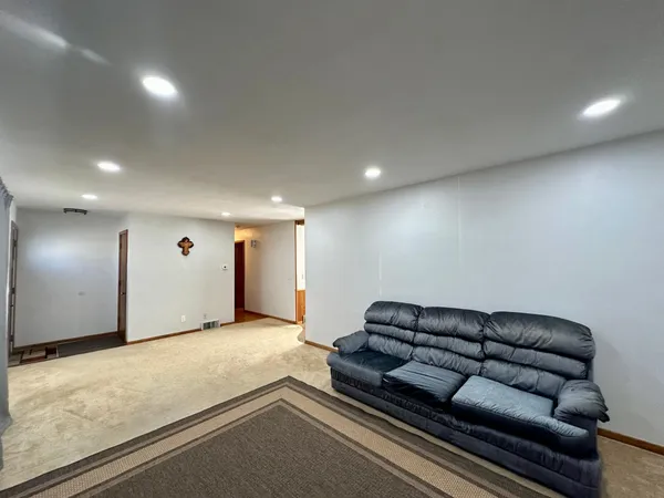 $250,000 | 210 East Oakland Avenue, Luverne, MN 56156