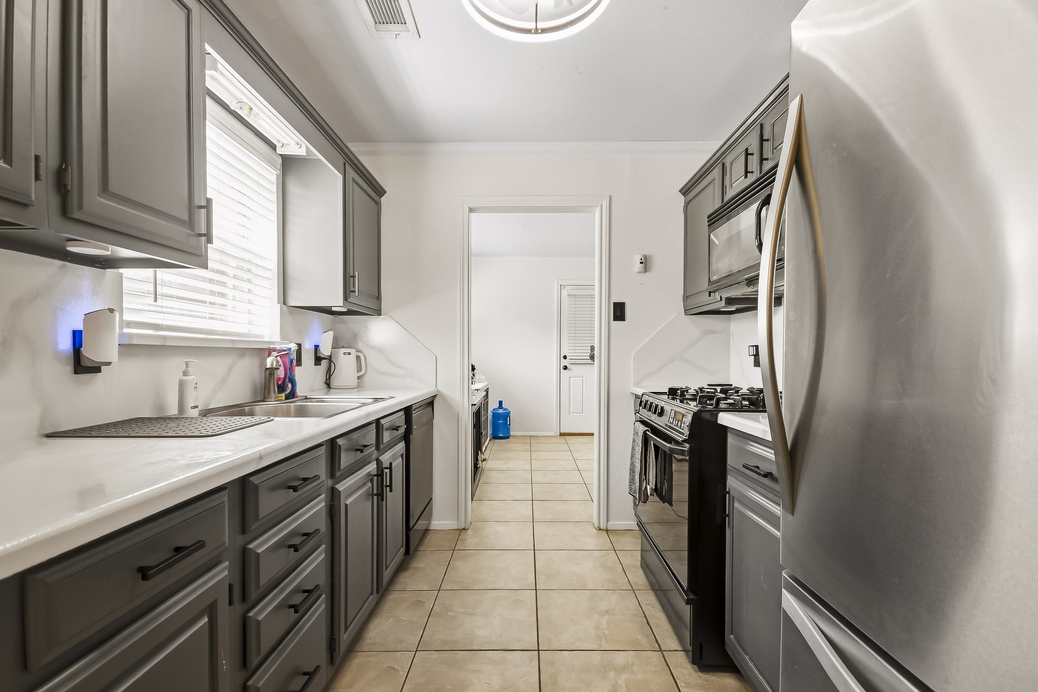 4812 Mistletoe Road Pasadena, TX 77505 - Photo 10 of 23 Gallery Image 10