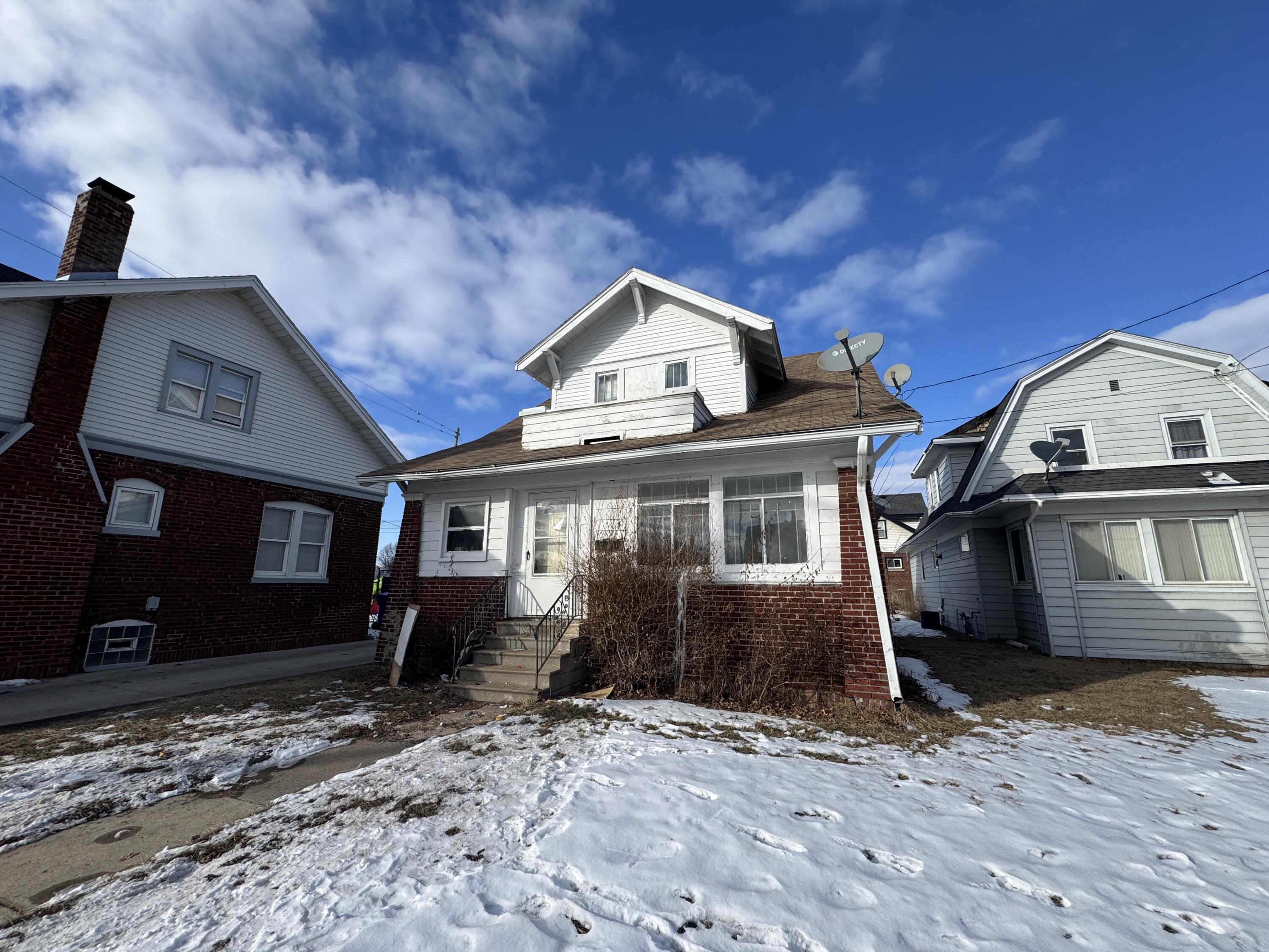 3210 Roosevelt front image