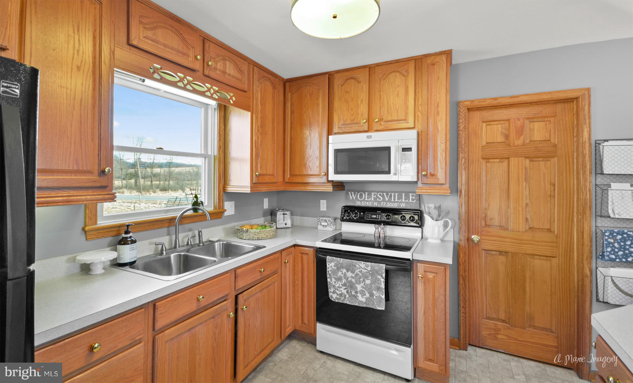 12357 Pleasant Walk Road Myersville, MD 21773 - Photo 17 of 29 Kitchen