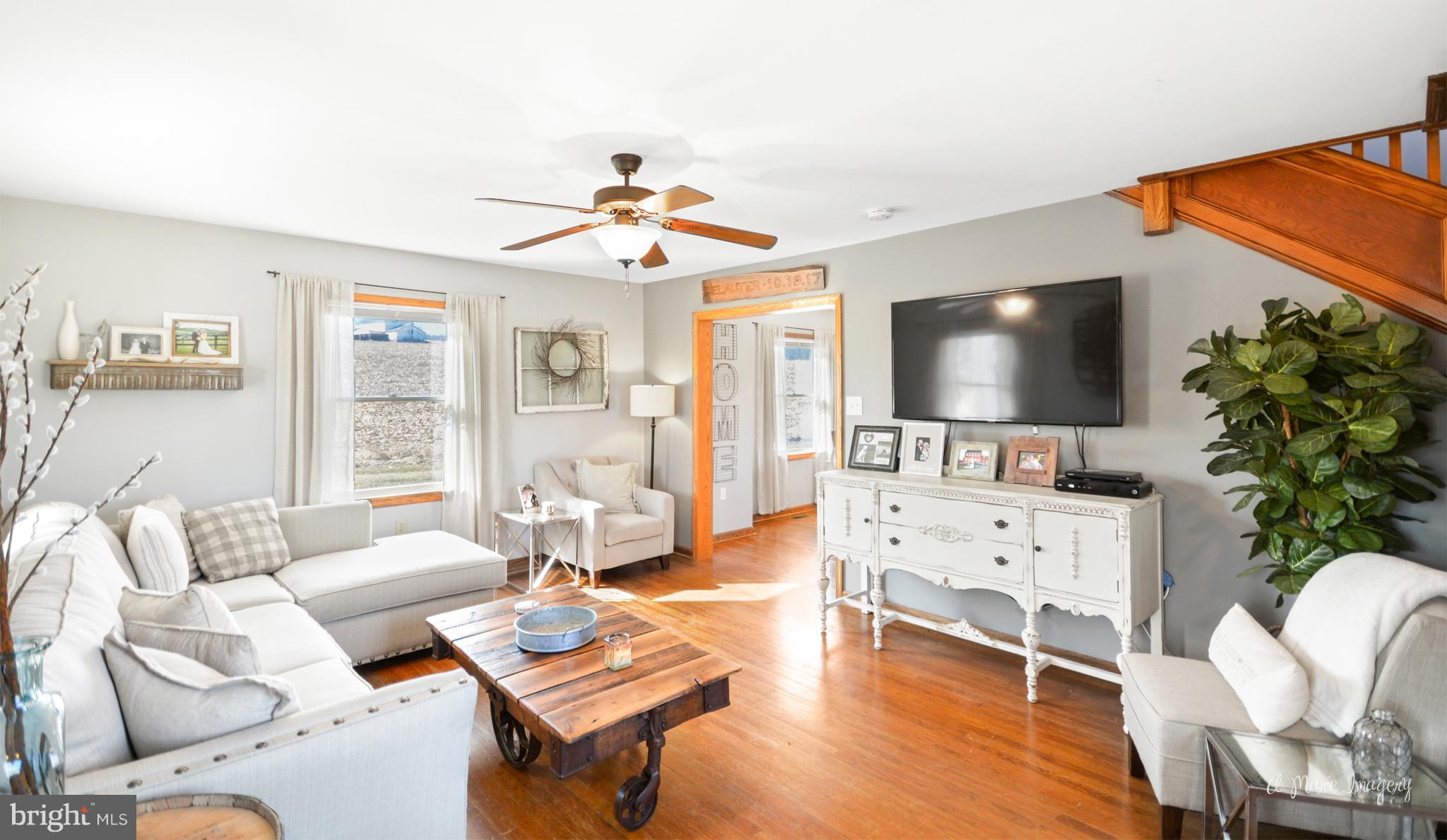 12357 Pleasant Walk Road Myersville, MD 21773 - Photo 10 of 29 Family Room