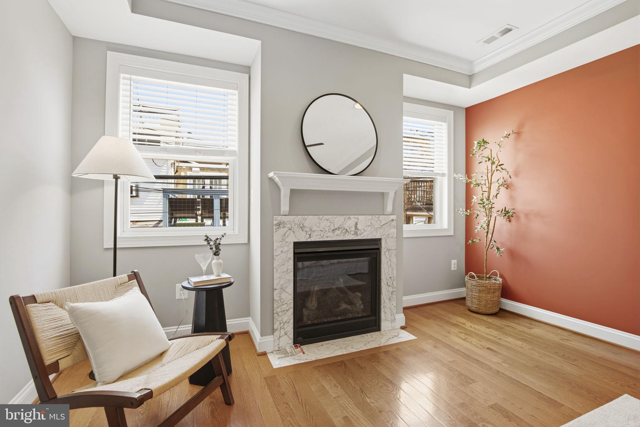 1131 William Street Baltimore, MD 21230 - Photo 12 of 40 Gas Fireplace in Sitting Room