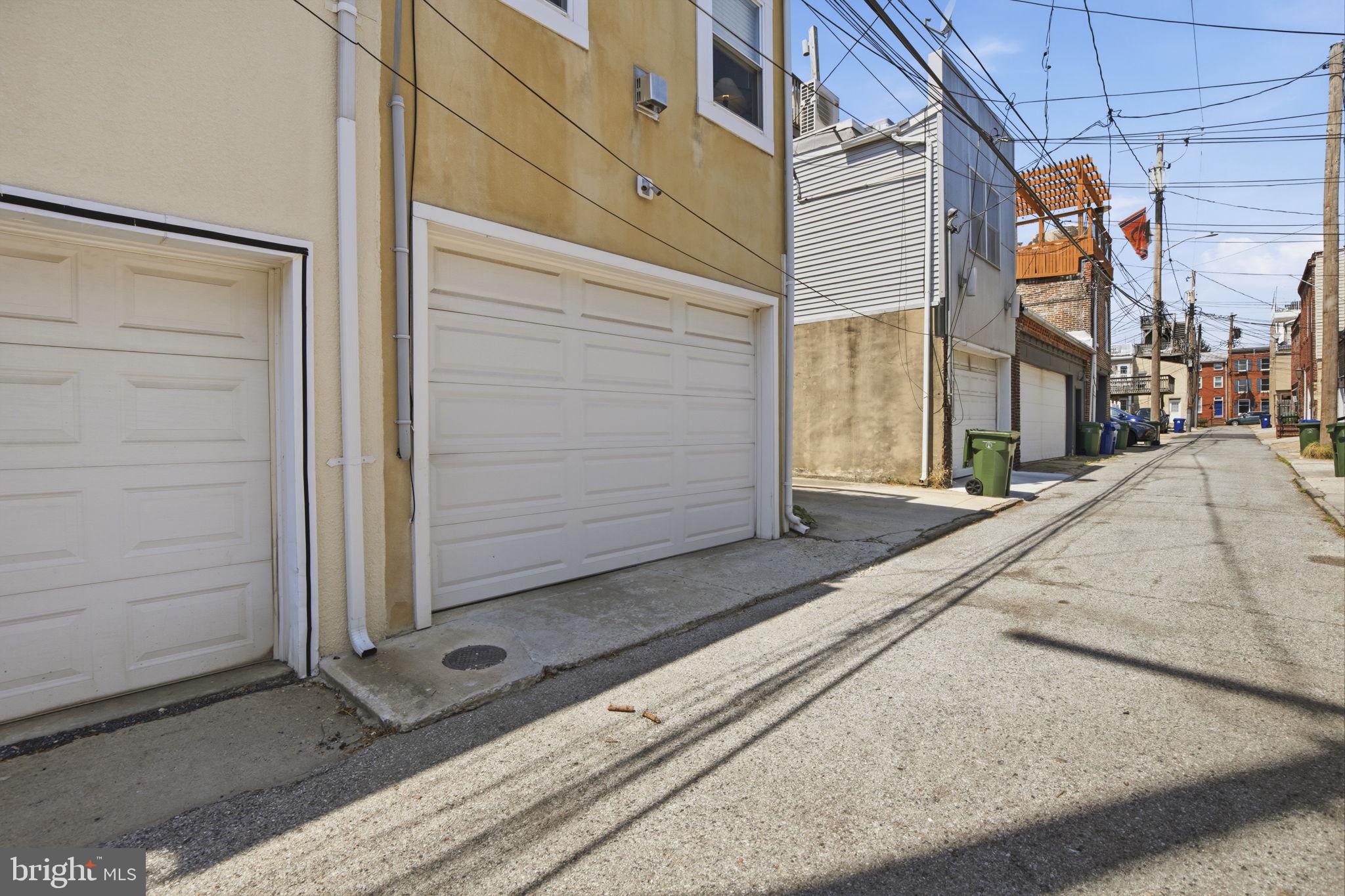 1131 William Street Baltimore, MD 21230 - Photo 33 of 40 Attached Garage with Access from Kitchen