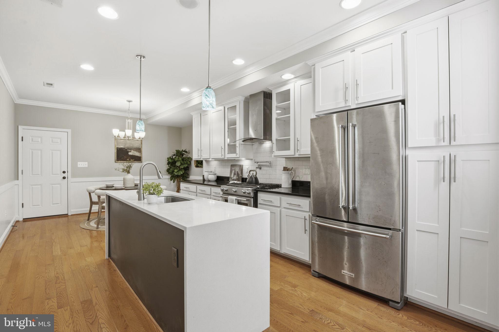 1131 William Street Baltimore, MD 21230 - Photo 7 of 40 Gourmet Kitchen with Large Island
