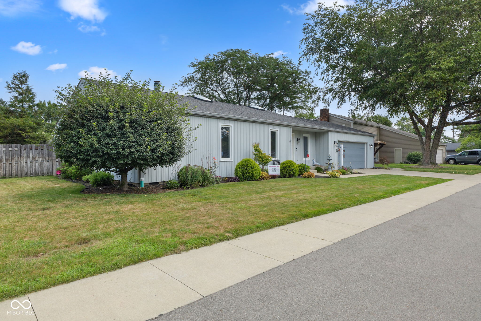 1050 Rocky Ford Road Columbus, IN 47203 - Photo 4 of 37