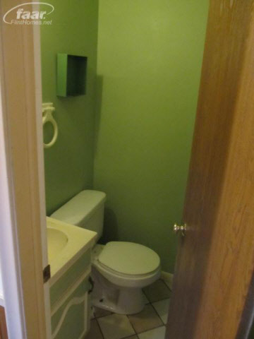 3136 Red Barn Road Flint, MI 48507 - Photo 3 of 15 20132388-2.JPG