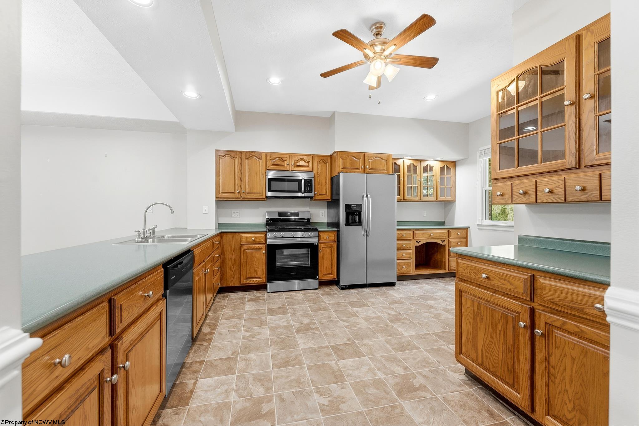 1012 Chestnut Ridge Road Morgantown, WV 26505 - Photo 4 of 35 Gallery Image 4