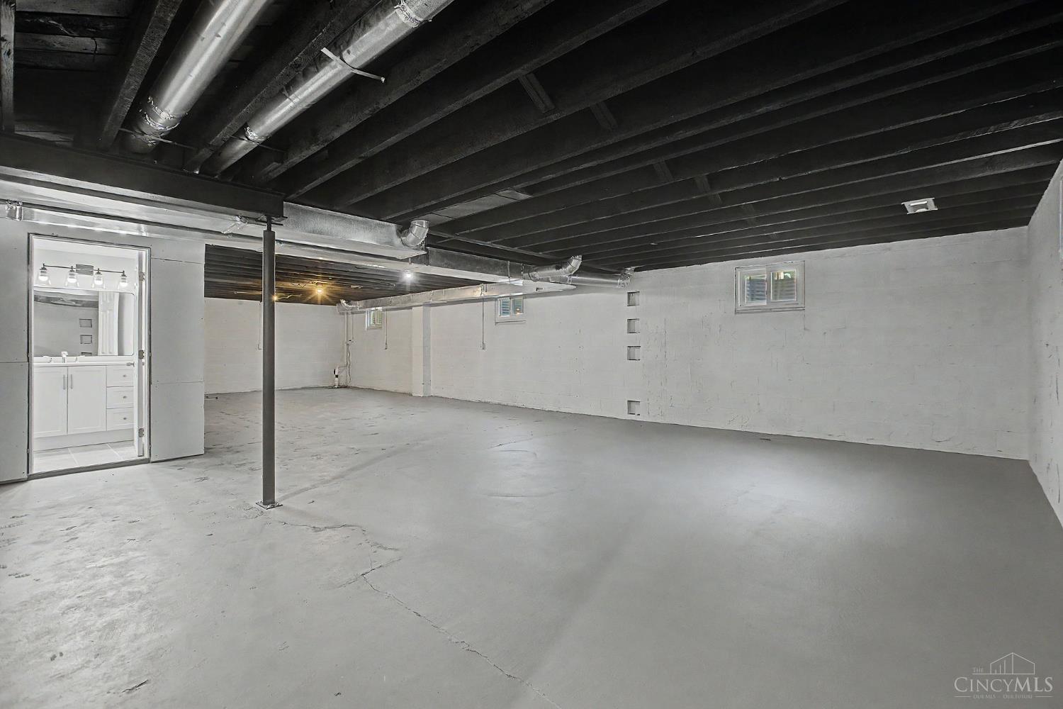 8609 Butler Warren Road West Chester, OH 45069 - Photo 27 of 49 Gallery Image 27