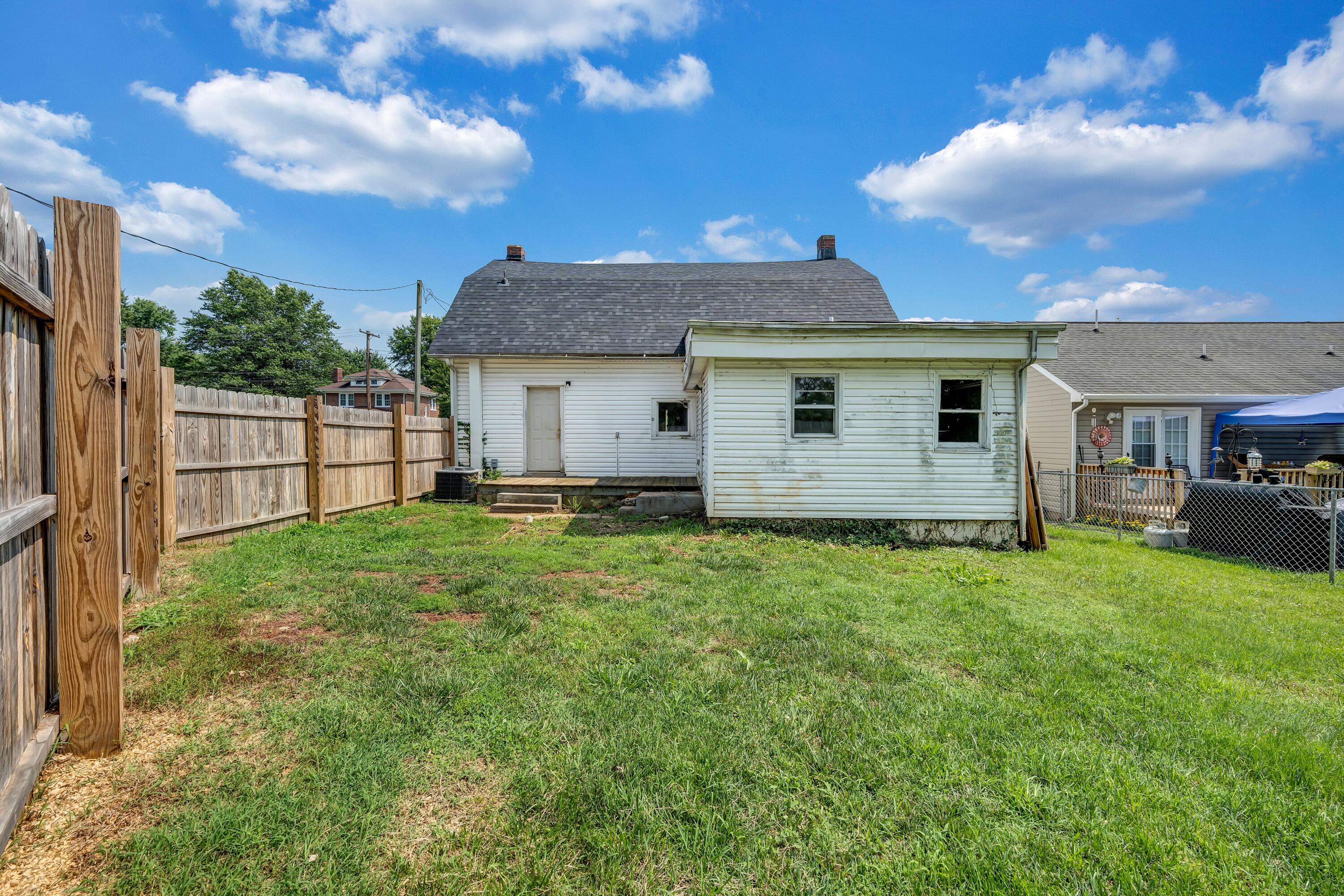 332 Fugate Road Northeast Roanoke, VA 24012 - Photo 41 of 44 332 Fugate - 28