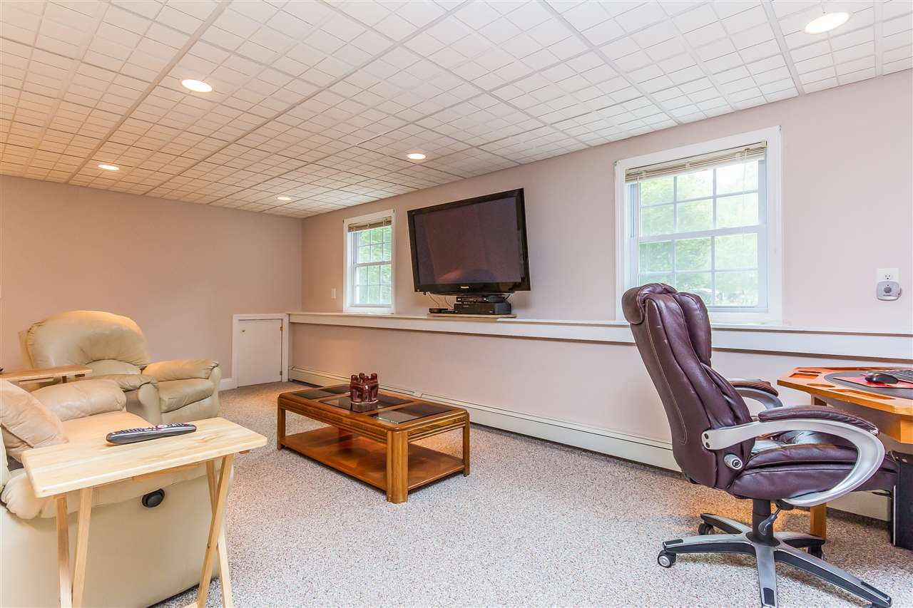 263 High Range Road Londonderry, NH 03053 - Photo 19 of 40