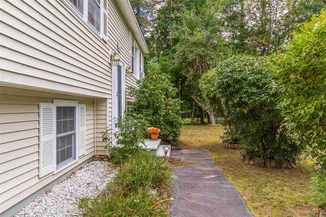 263 High Range Road Londonderry, NH 03053 - Photo 4 of 40