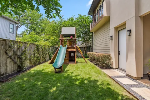 $1,250,000 | 815 East 27th Street, Houston, TX 77009