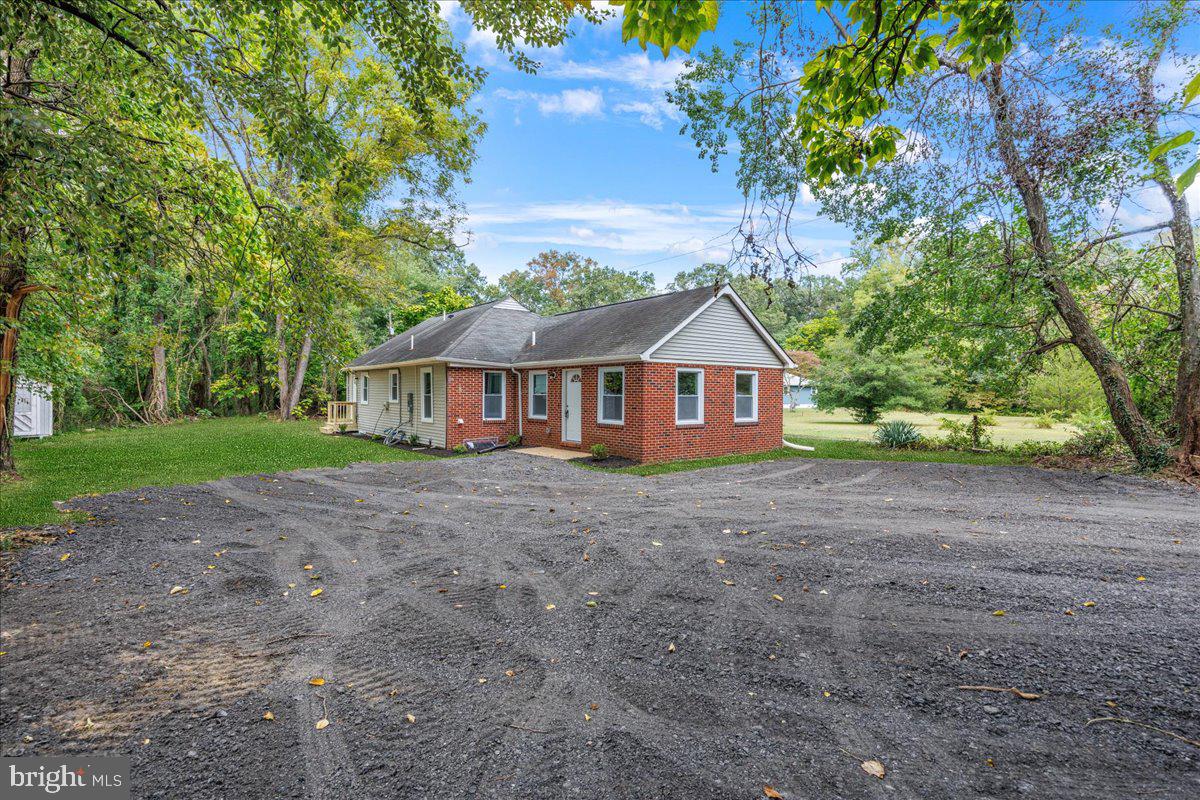 714 Pasadena Road Pasadena, MD 21122 - Photo 3 of 32 Gallery Image 3