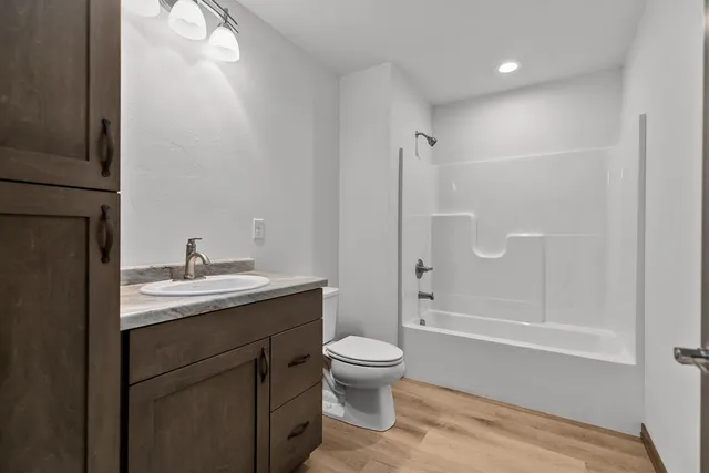 $389,900 | 503 Founders Way, Little Chute, WI 54140