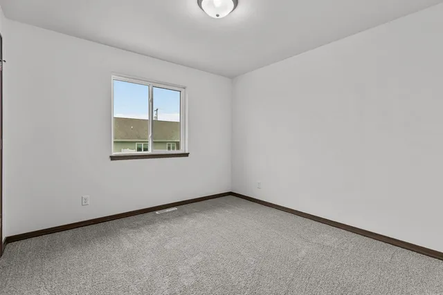 $389,900 | 503 Founders Way, Little Chute, WI 54140