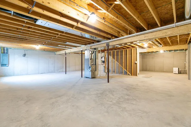 $389,900 | 503 Founders Way, Little Chute, WI 54140