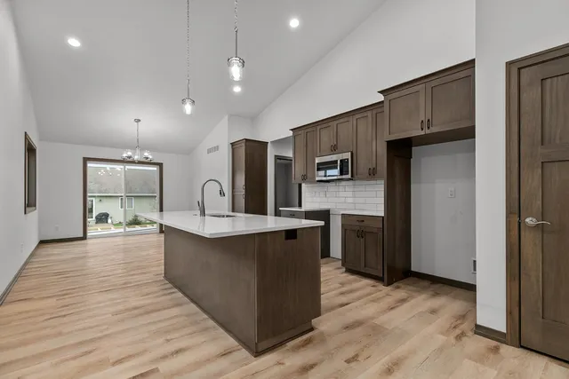 $389,900 | 503 Founders Way, Little Chute, WI 54140