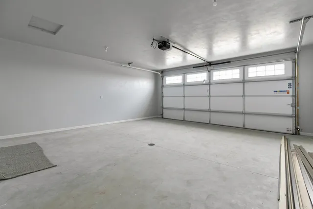 $389,900 | 503 Founders Way, Little Chute, WI 54140