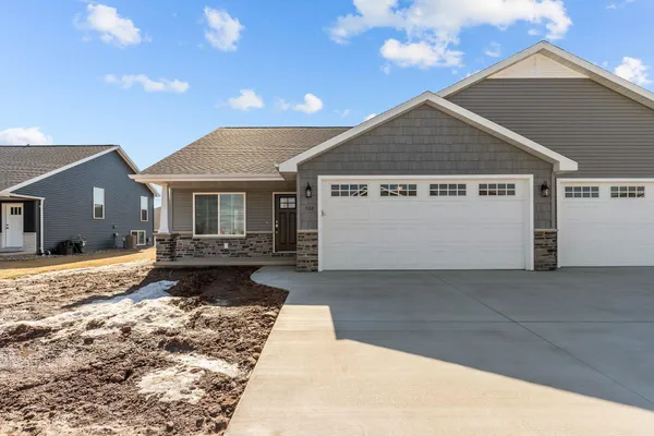 $379,900 | 503 Founders Way, Little Chute, WI 54140