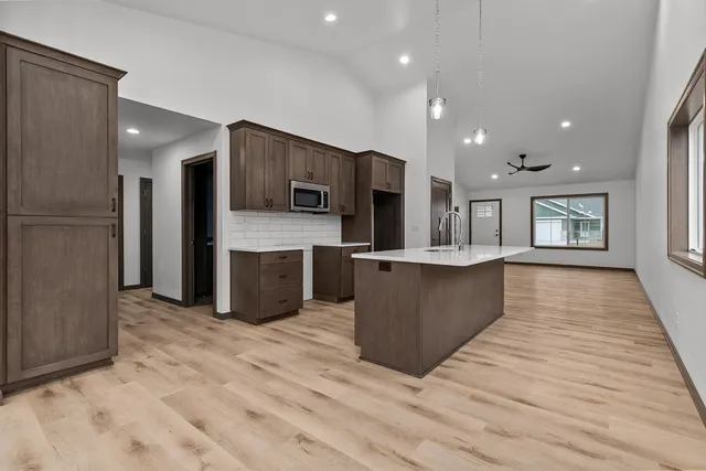 $389,900 | 503 Founders Way, Little Chute, WI 54140