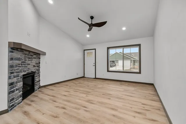 $389,900 | 503 Founders Way, Little Chute, WI 54140