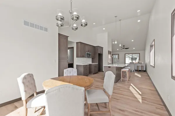 $379,900 | 503 Founders Way, Little Chute, WI 54140