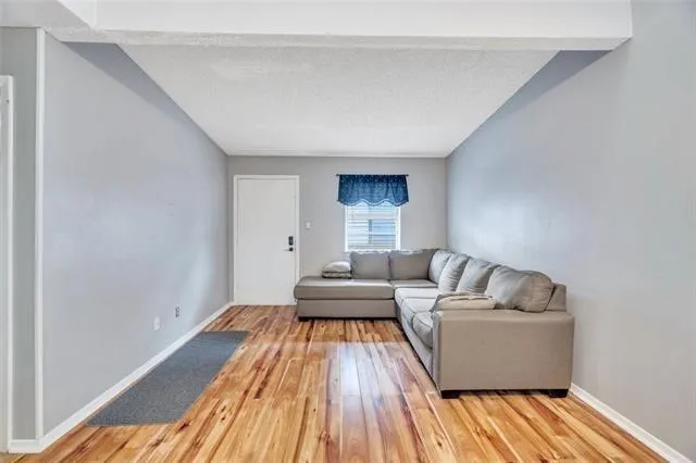 $1,360 | 2301 Edenborn Avenue, Unit 908, Metairie, LA 70001