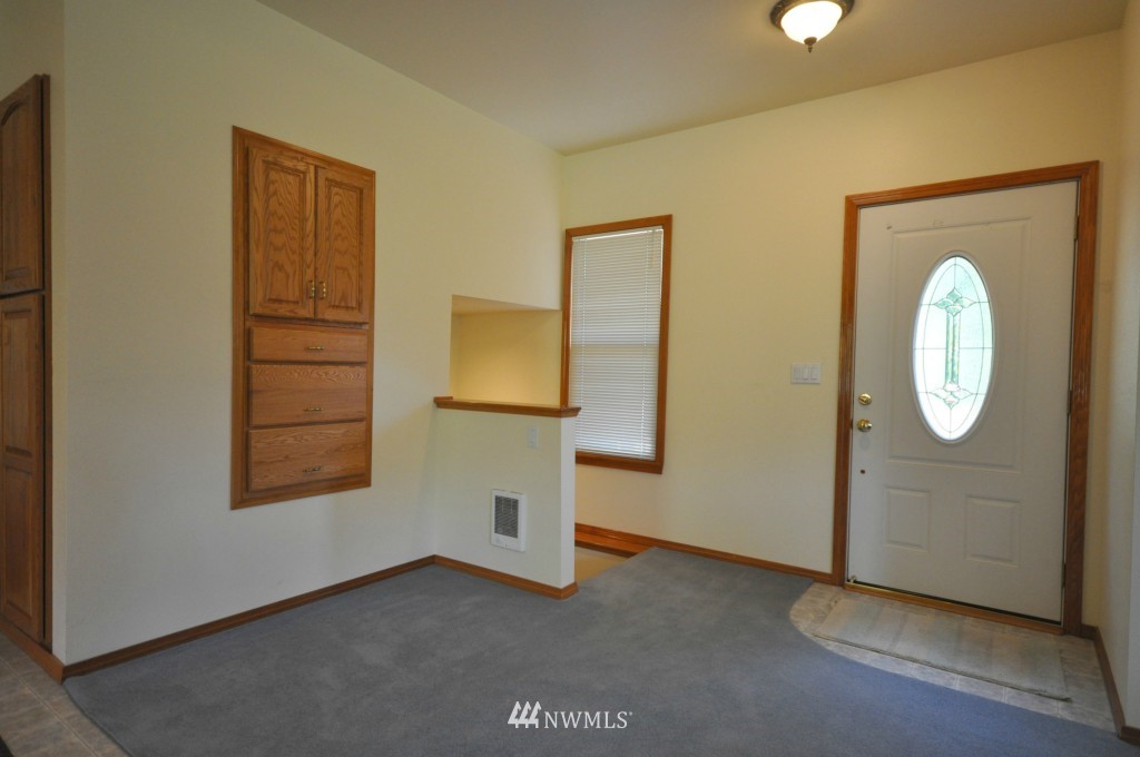 20344 Van Dyke Road Southwest Rochester, WA 98579 - Photo 3 of 24