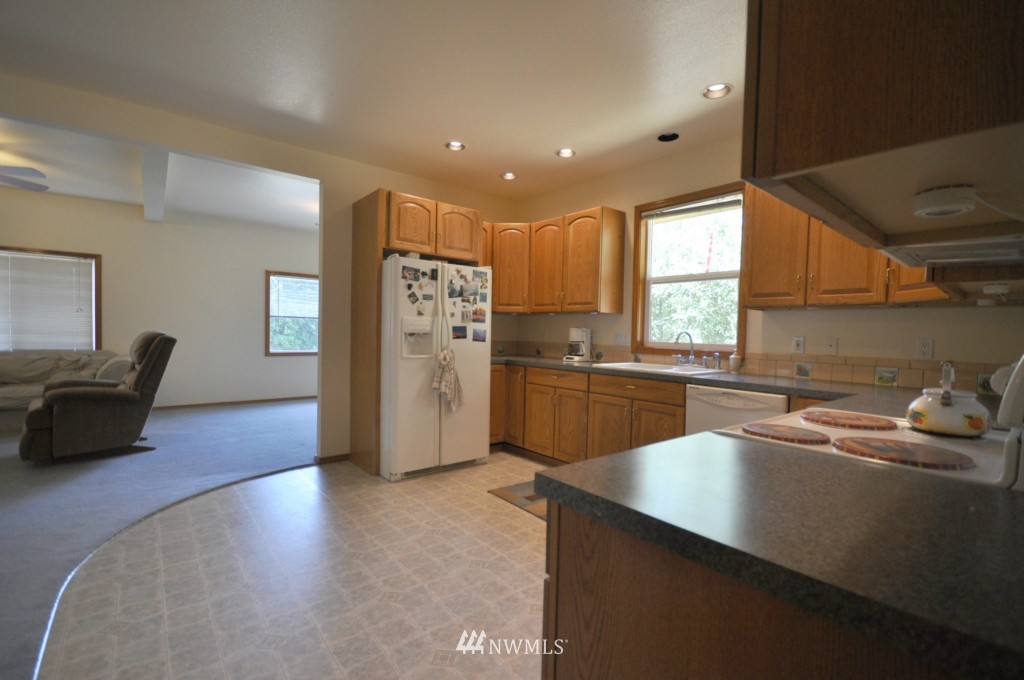 20344 Van Dyke Road Southwest Rochester, WA 98579 - Photo 6 of 24