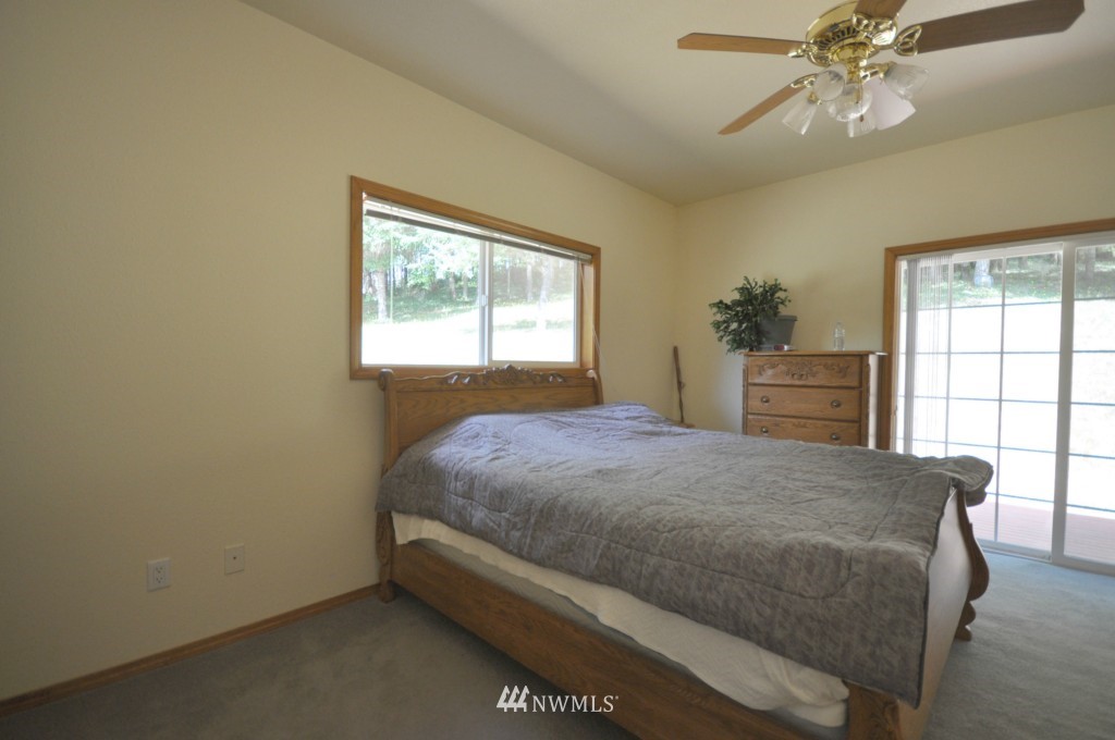 20344 Van Dyke Road Southwest Rochester, WA 98579 - Photo 8 of 24