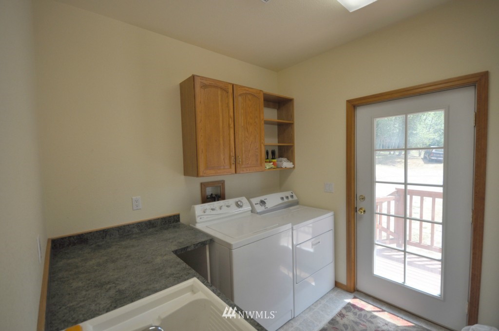 20344 Van Dyke Road Southwest Rochester, WA 98579 - Photo 10 of 24