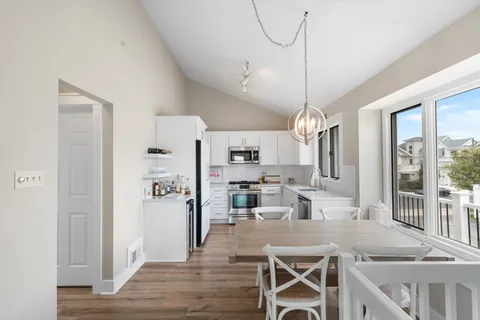 $1,999,000 | 255 117th Street, Unit 2, Stone Harbor, NJ 08247