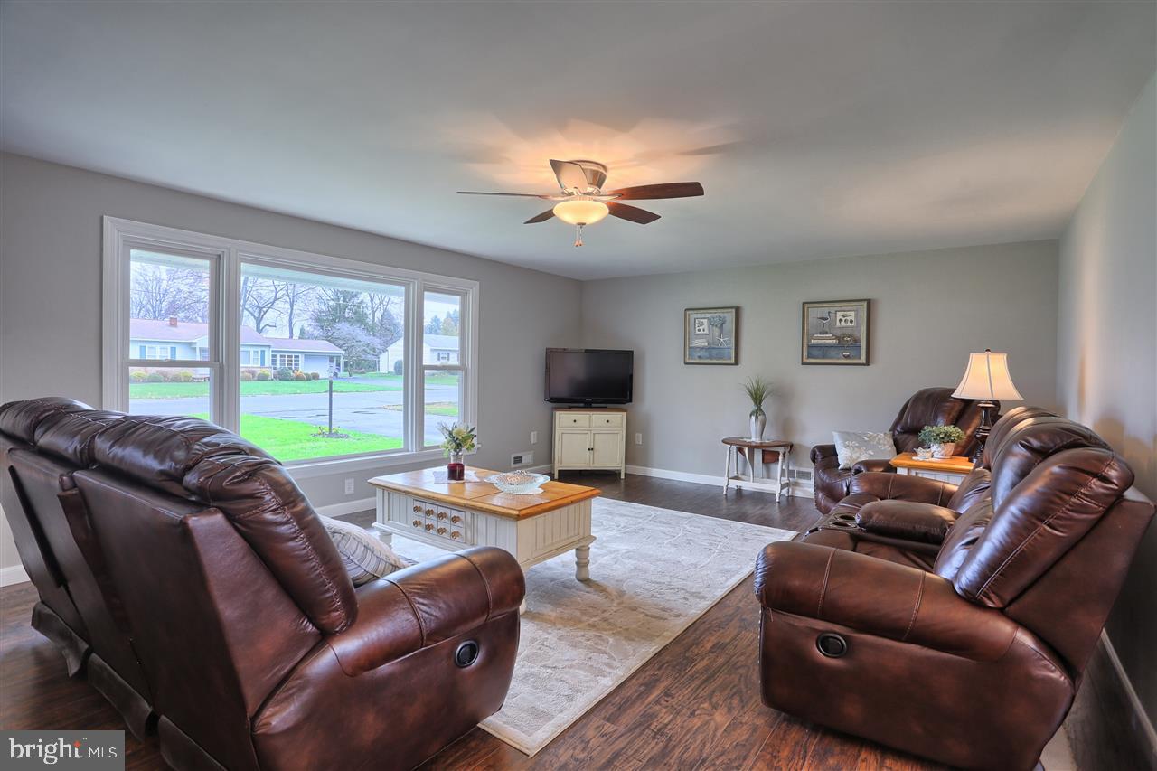 18 Greystone Road Carlisle, PA 17013 - Photo 3 of 18 Gallery Image 3