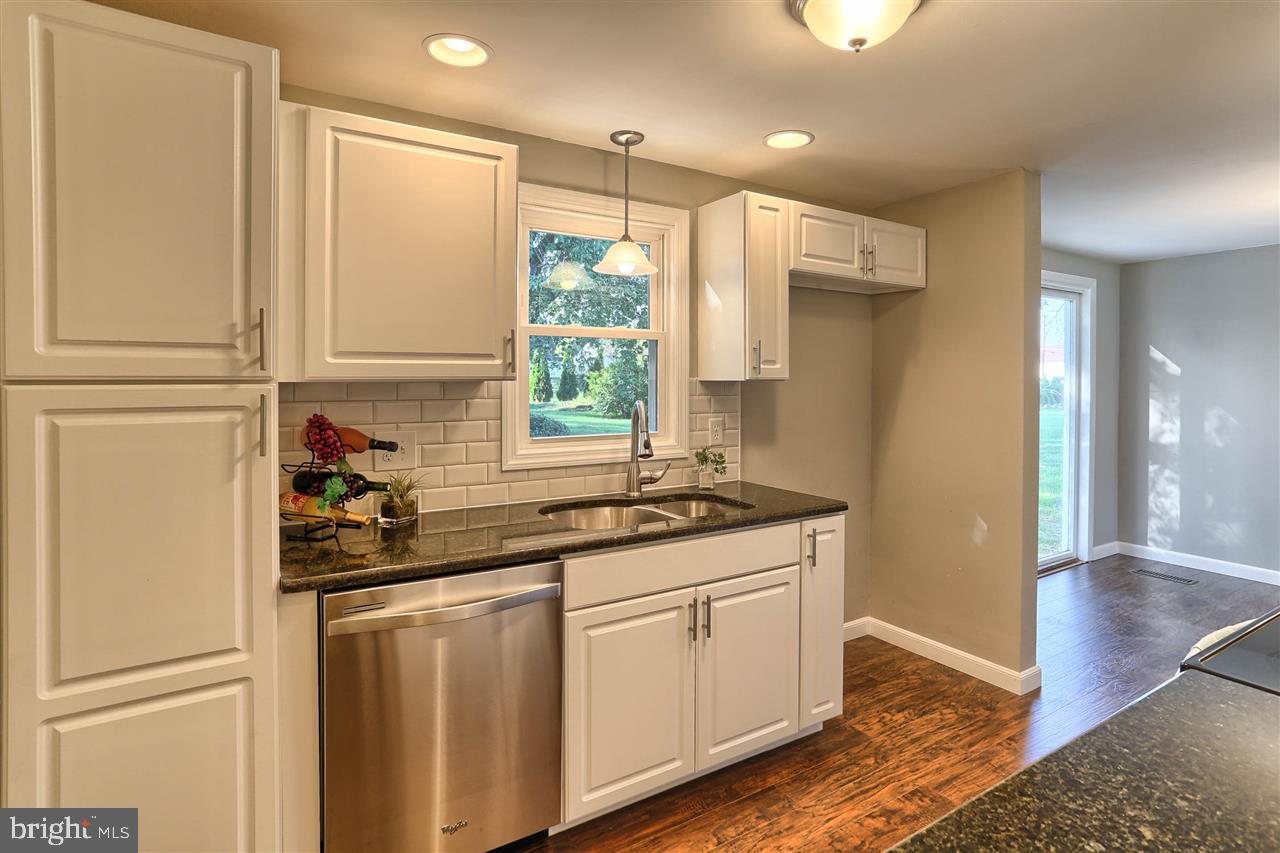 18 Greystone Road Carlisle, PA 17013 - Photo 8 of 18 Gallery Image 8