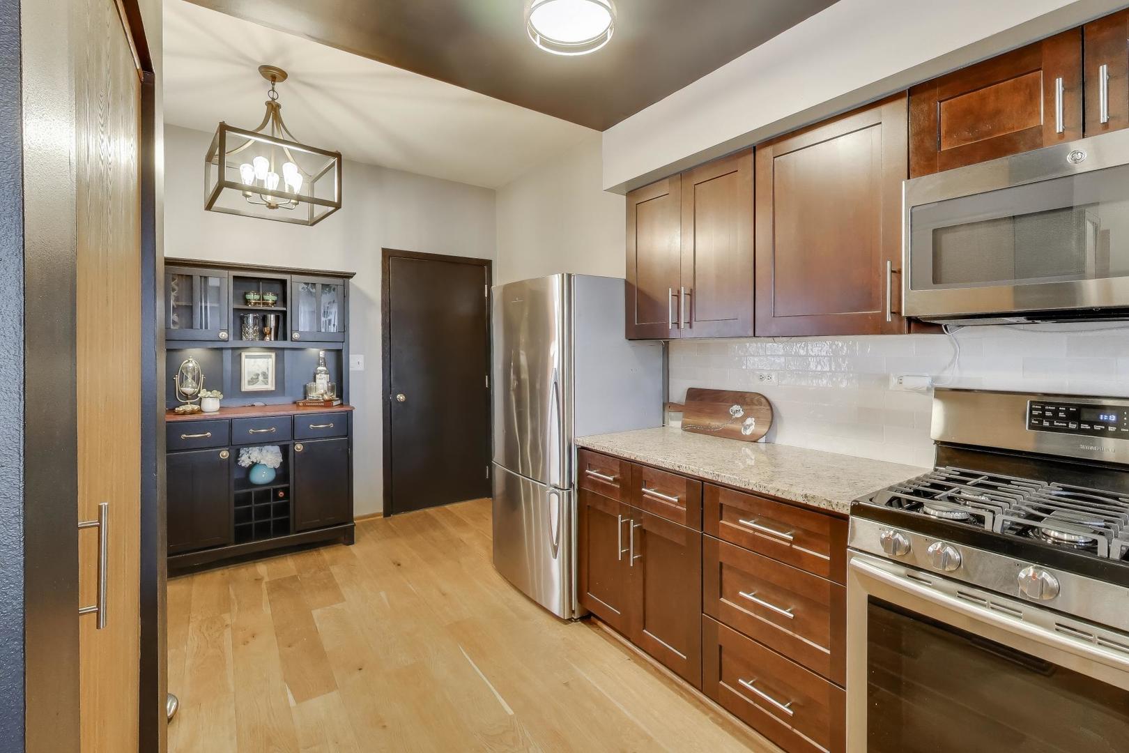 1052 Ripple Ridge Darien, IL 60561 - Photo 5 of 26