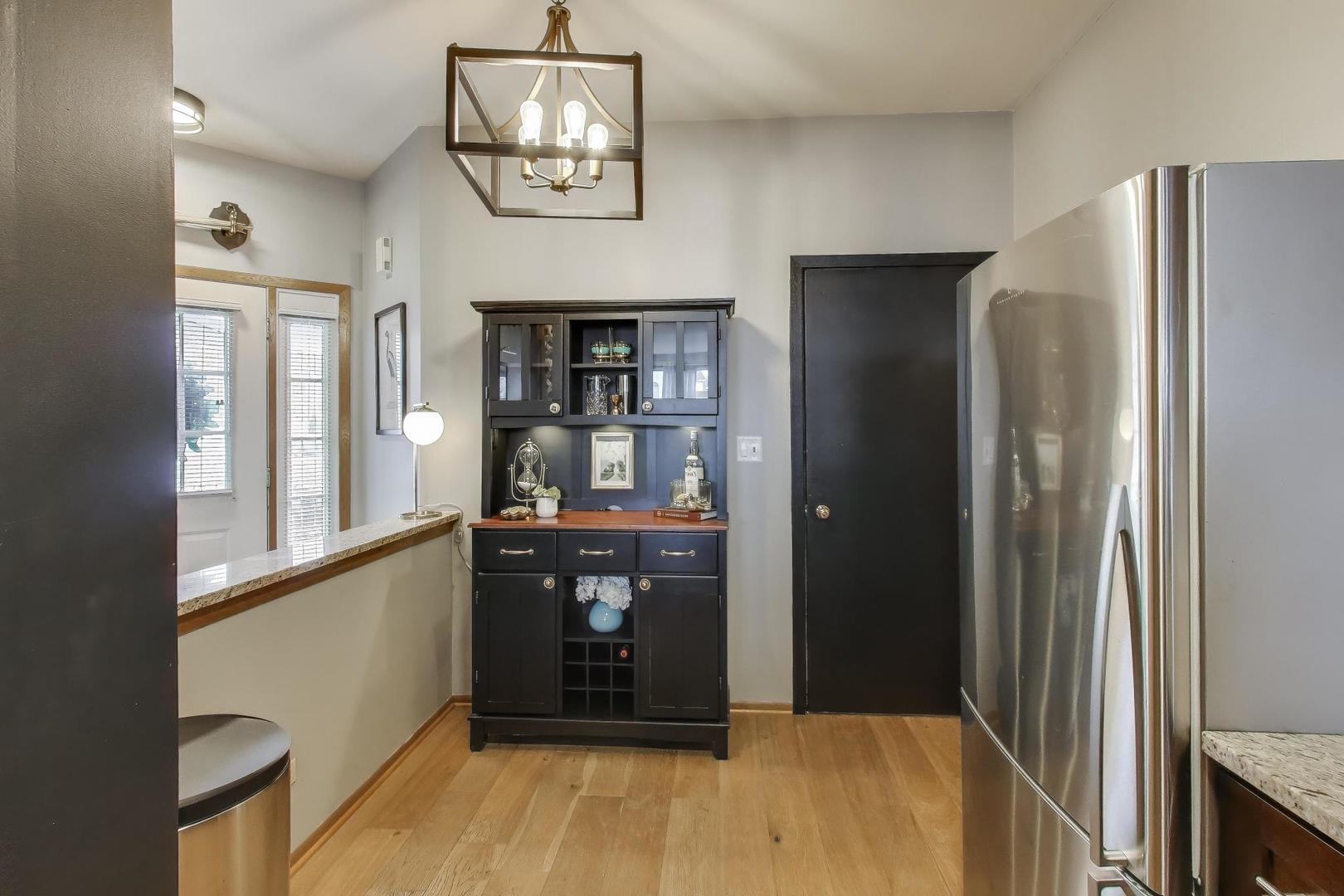 1052 Ripple Ridge Darien, IL 60561 - Photo 6 of 26