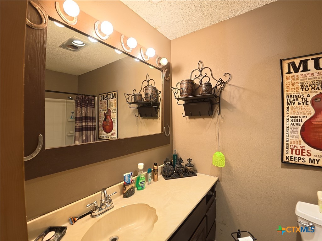 4808 Brook Crest Road Austin, TX 78744 - Photo 15 of 19 Gallery Image 15